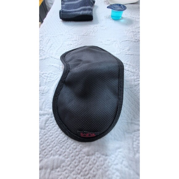 TUMI for Delta Hard Case Shell Toiletry Cosmetic Travel Kit Unused 11 Items - Picture 8 of 12